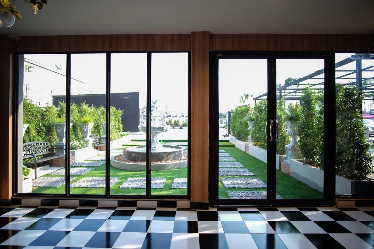 The O-Zone Airport Inn Banguecoque Exterior foto